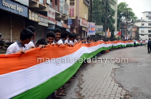 305 meter long National Flag